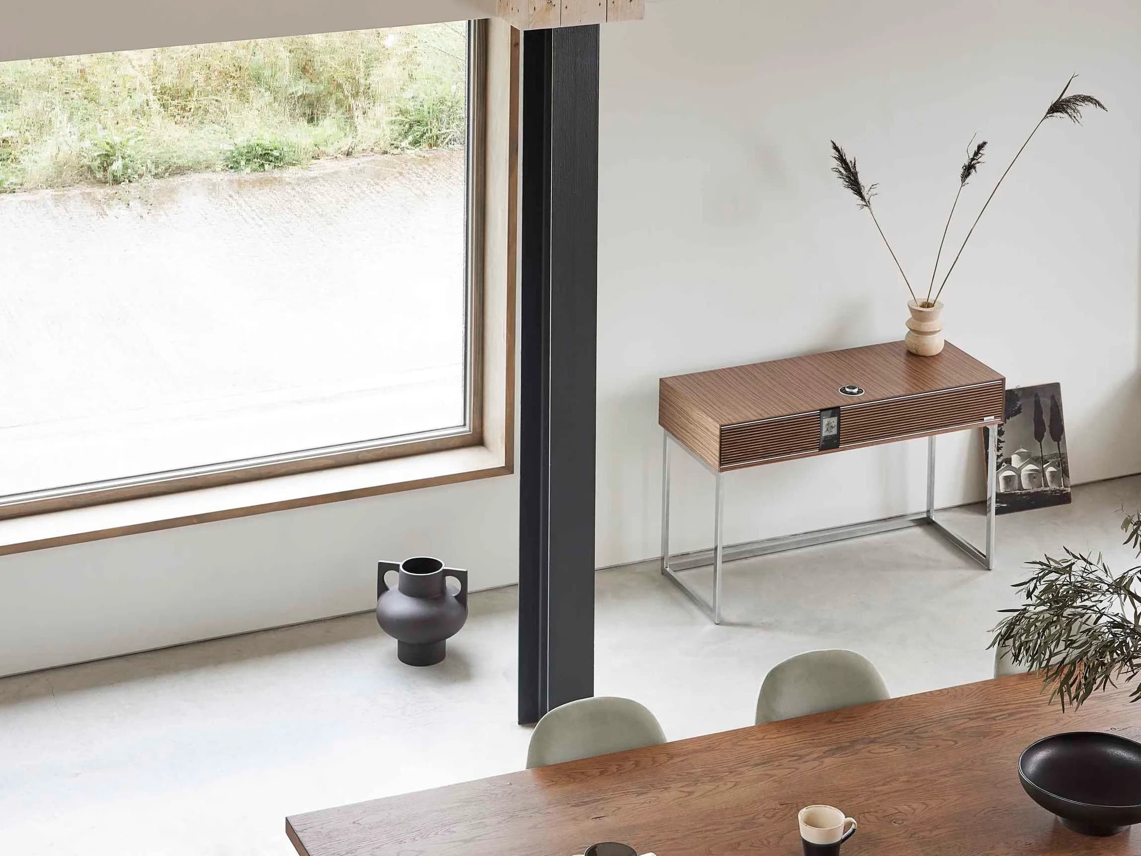 R810 High Fidelity Radiogram